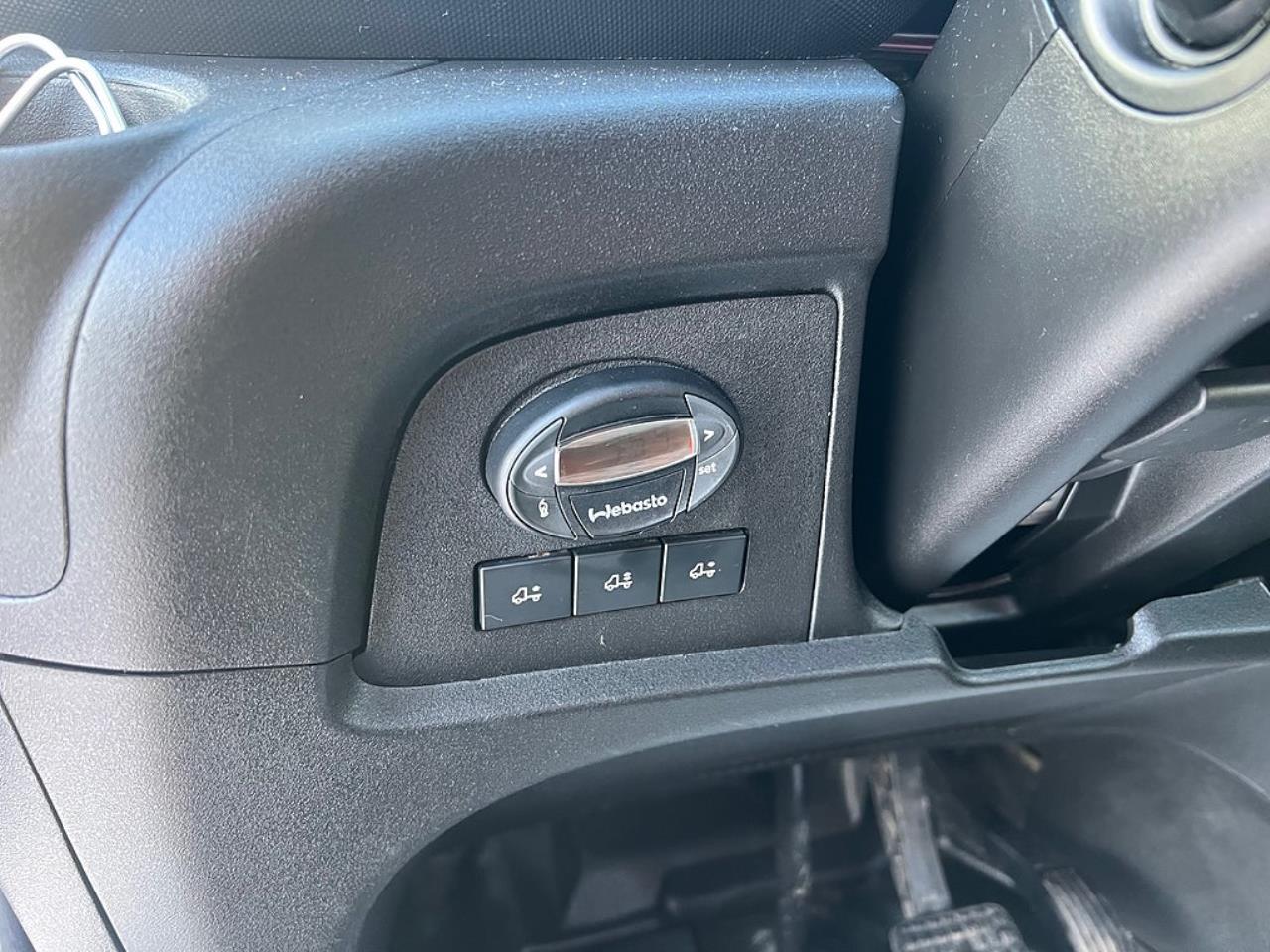 Iveco Daily 72C17 4x2 Kranbil MKT Extra Utrustning Euro 6 2017 - Kran