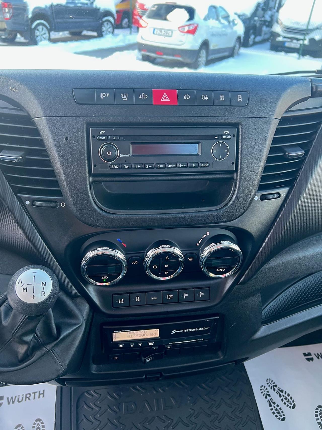 Iveco Daily 72C17 4x2 Kranbil MKT Extra Utrustning Euro 6 2017 - Kran