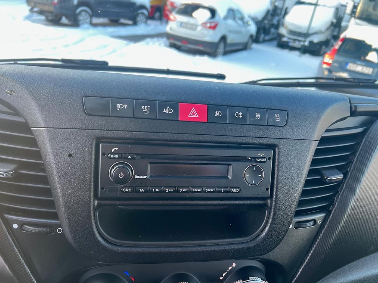 Iveco Daily 72C17 4x2 Kranbil MKT Extra Utrustning Euro 6 2017 - Kran