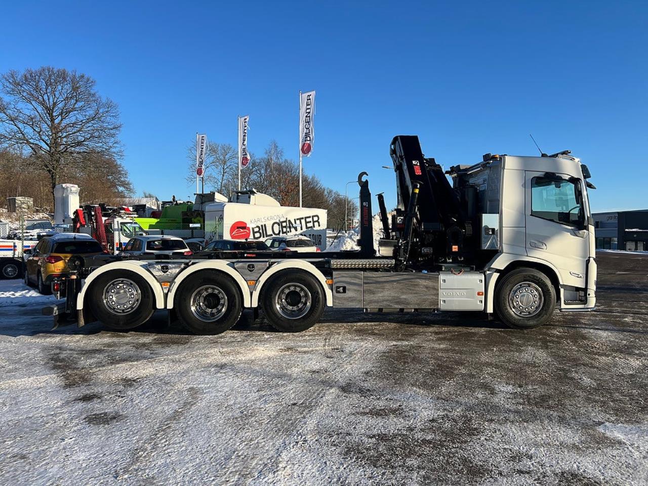 Volvo FM13 500 8x4*4 Tridem Kranv&auml;xlare Hiab 302 2023 - Kran