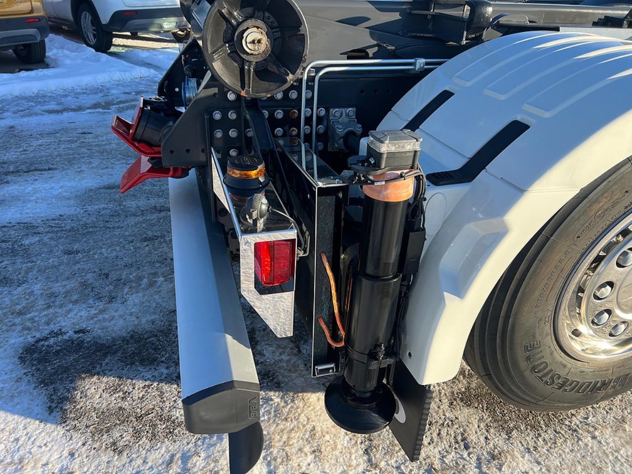 Volvo FM13 500 8x4*4 Tridem Kranv&auml;xlare Hiab 302 2023 - Kran