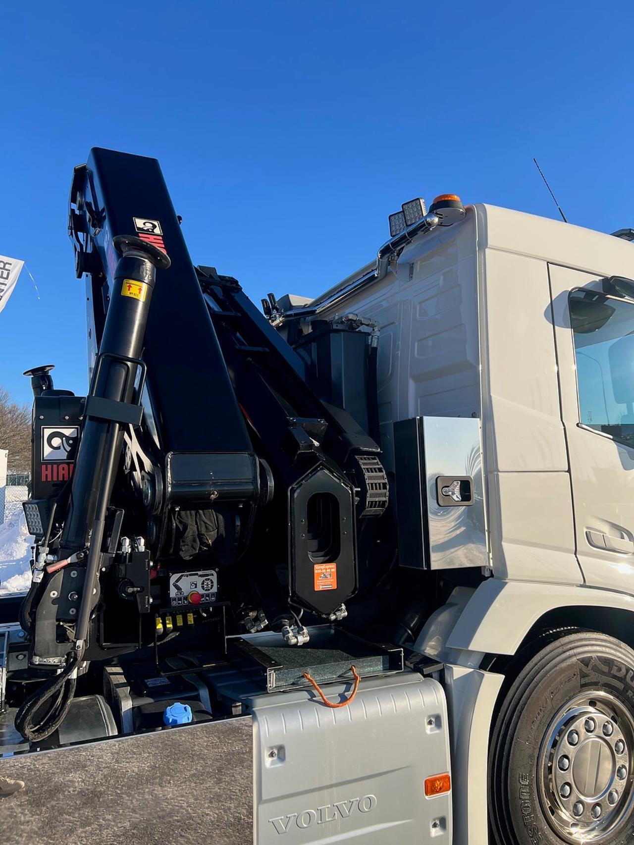 Volvo FM13 500 8x4*4 Tridem Kranv&auml;xlare Hiab 302 2023 - Kran