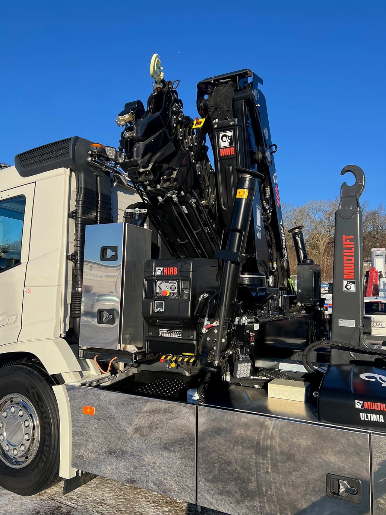 Volvo FM13 500 8x4*4 Tridem Kranv&auml;xlare Hiab 302 2023 - Kran