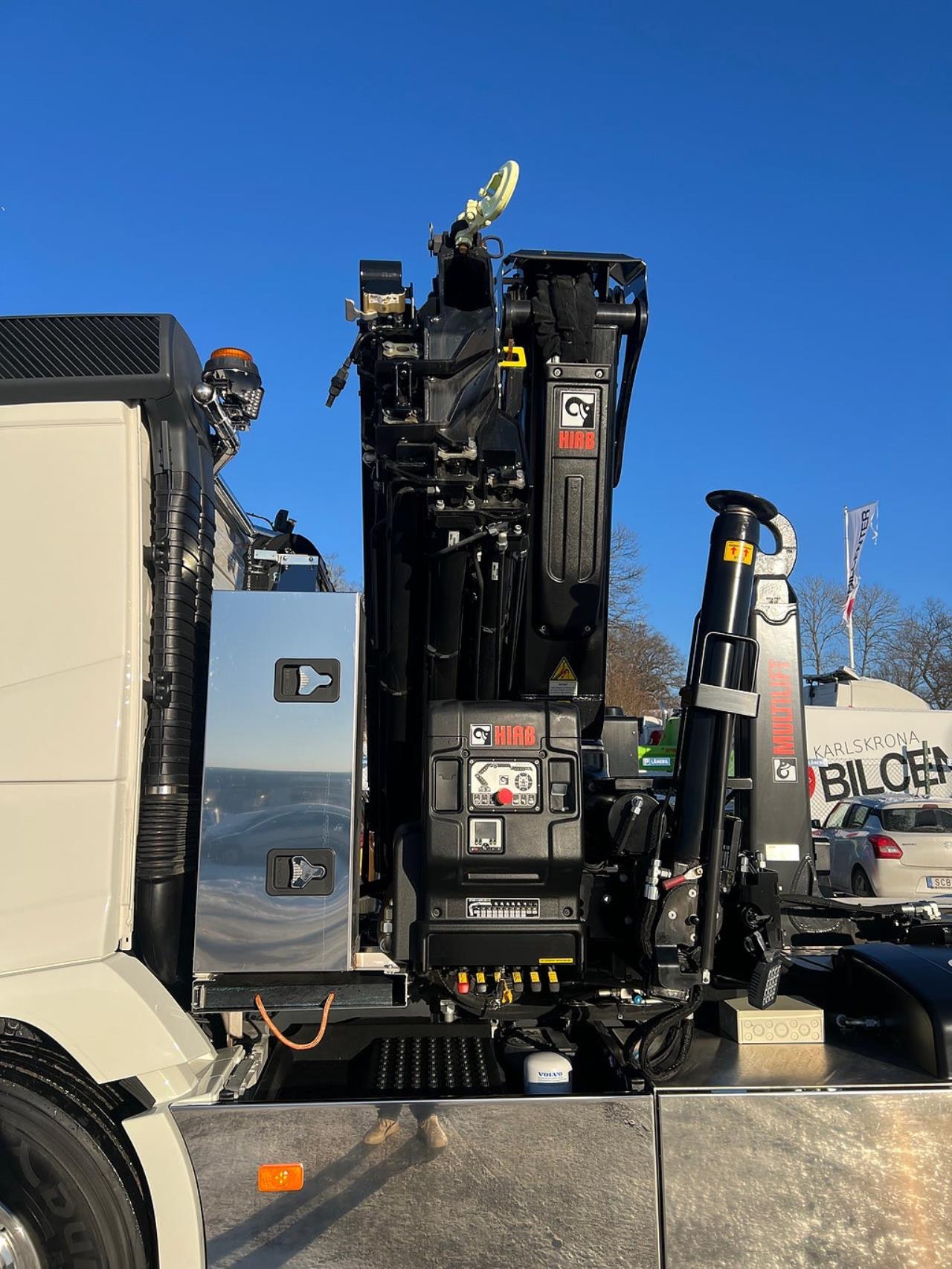 Volvo FM13 500 8x4*4 Tridem Kranv&auml;xlare Hiab 302 2023 - Kran