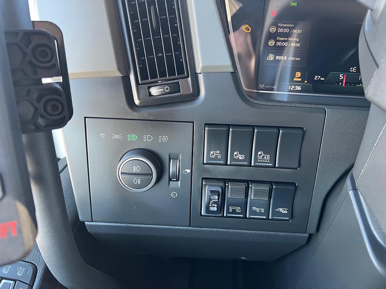 Volvo FM13 500 8x4*4 Tridem Kranv&auml;xlare Hiab 302 2023 - Kran