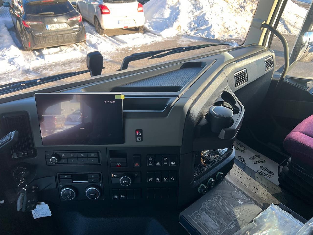 Volvo FM13 500 8x4*4 Tridem Kranv&auml;xlare Hiab 302 2023 - Kran