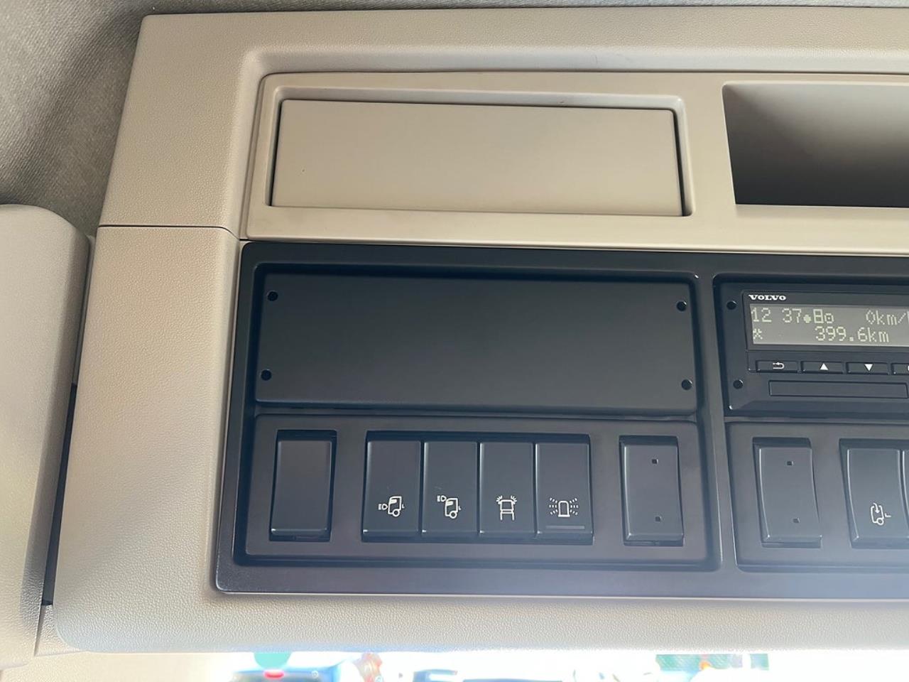 Volvo FM13 500 8x4*4 Tridem Kranv&auml;xlare Hiab 302 2023 - Kran