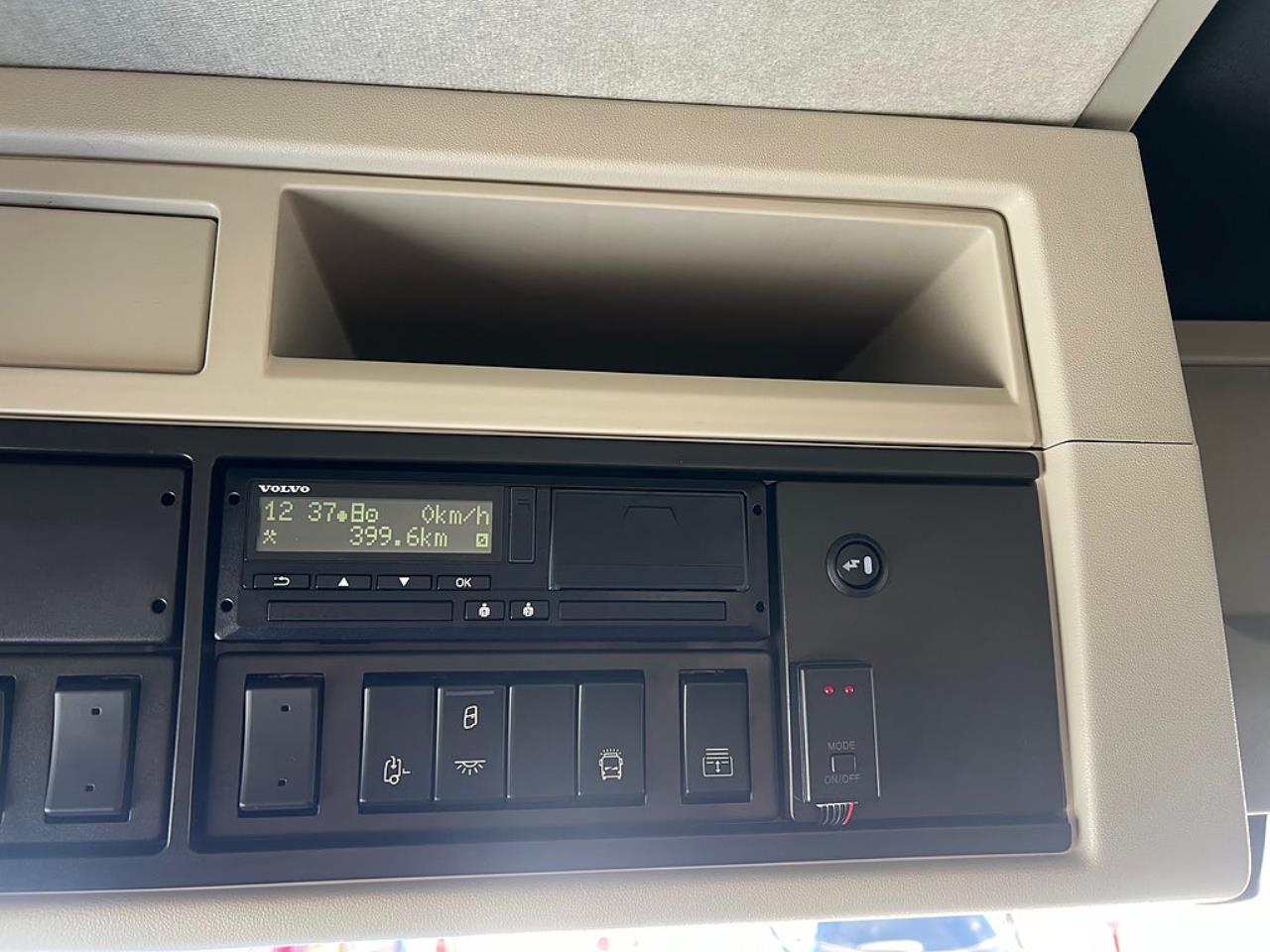 Volvo FM13 500 8x4*4 Tridem Kranv&auml;xlare Hiab 302 2023 - Kran