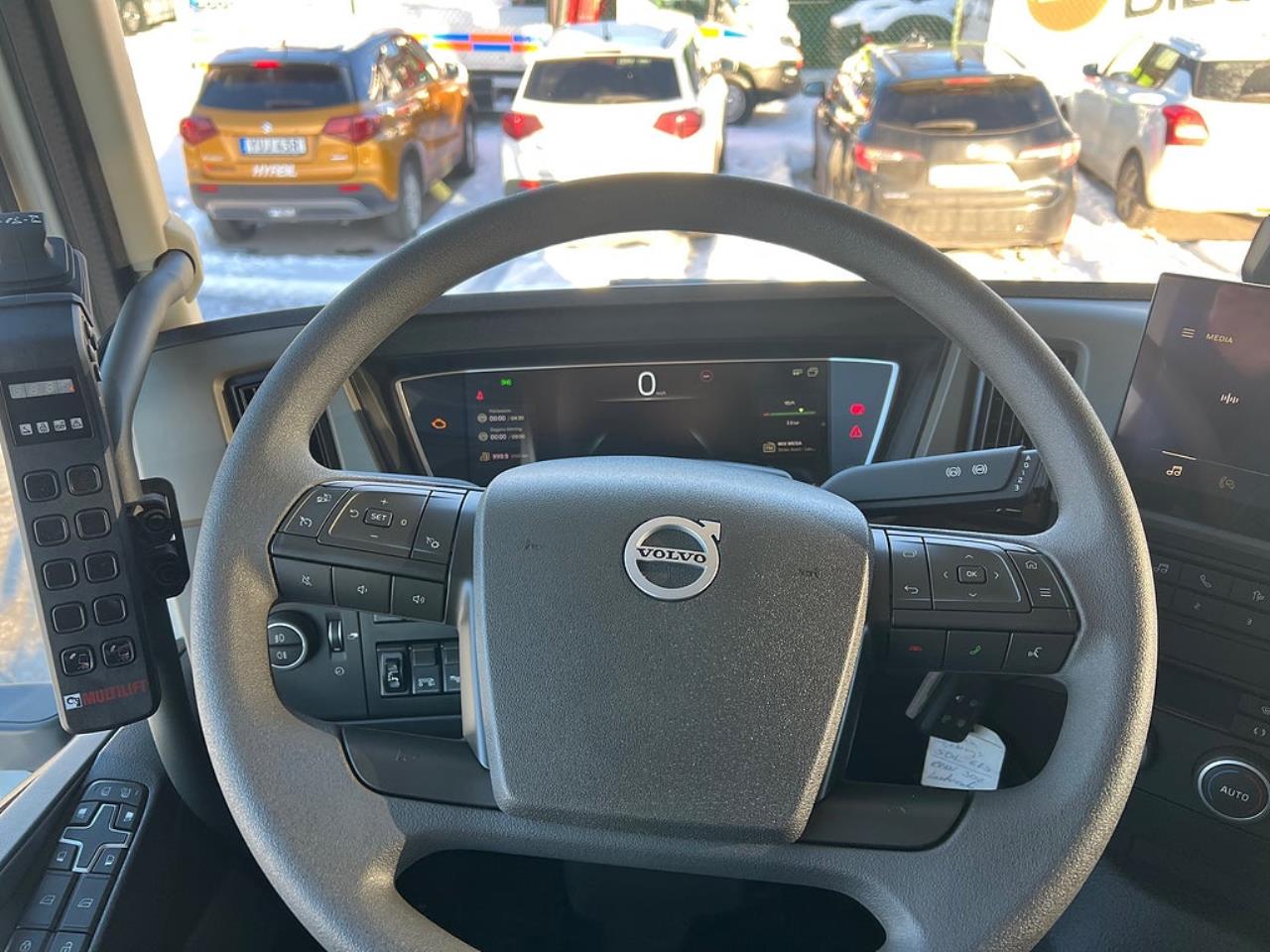 Volvo FM13 500 8x4*4 Tridem Kranv&auml;xlare Hiab 302 2023 - Kran