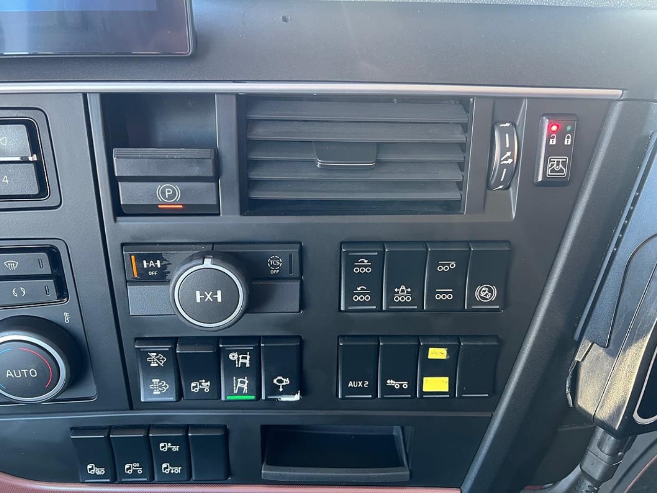 Volvo FH16 550 8x4*4 Tridem Tippbil I-See, Fullutrustad 2022 - Tipp