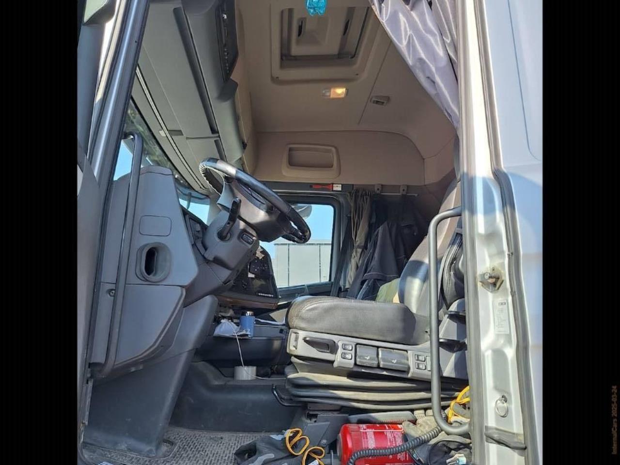 Scania R490 LB6x2*4 Flak med kran 2016 - Flak