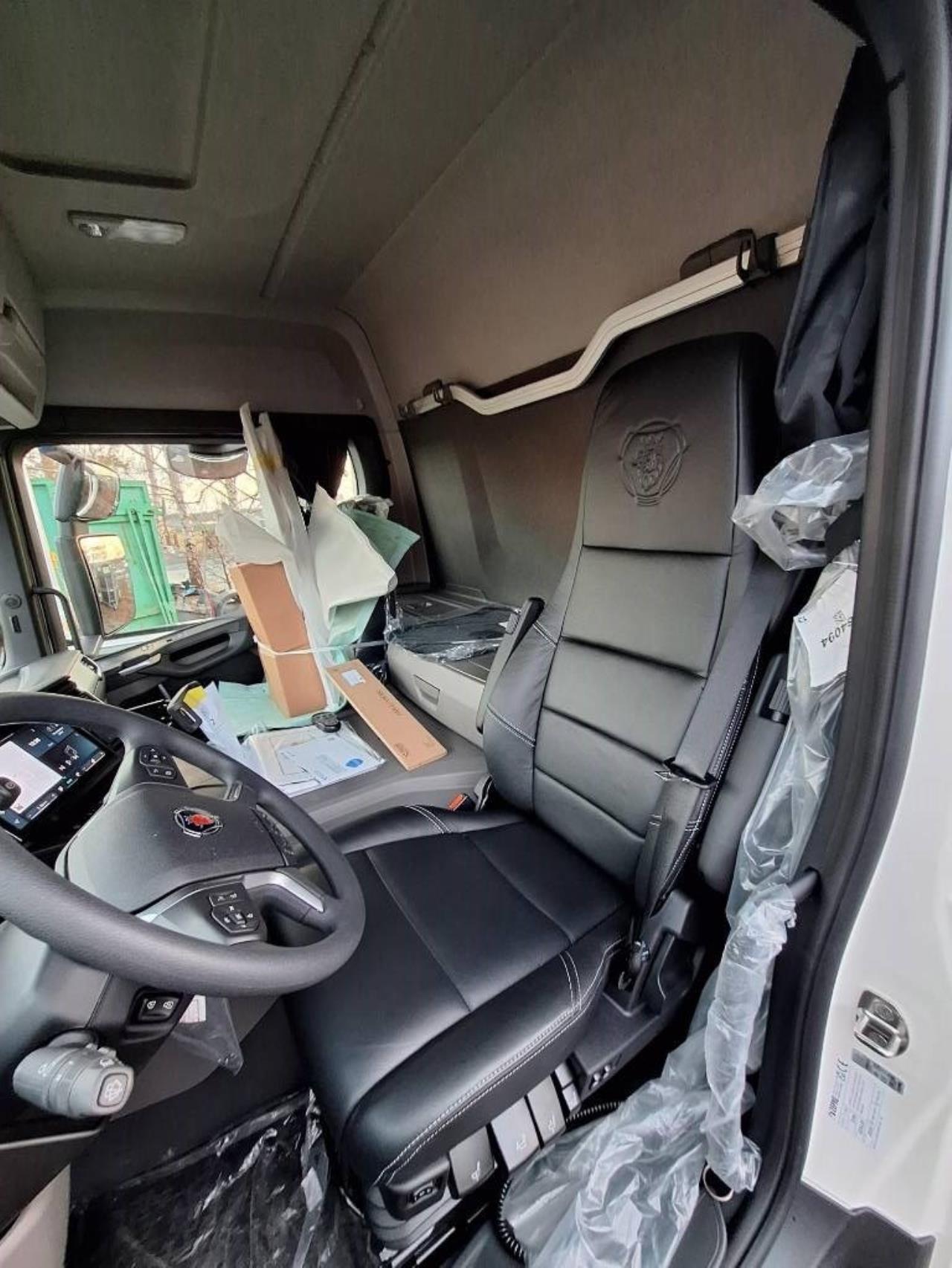 Scania P350 LB4x2 Distributionsbil med drag 2026 - Sk&aring;p