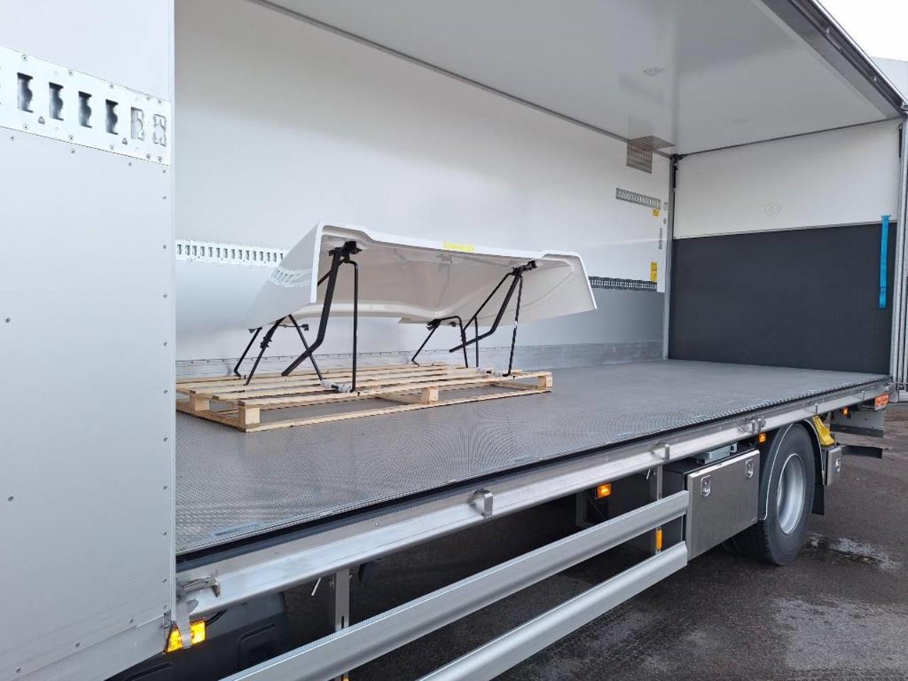 Scania P350 LB4x2 Distributionsbil med drag 2026 - Sk&aring;p