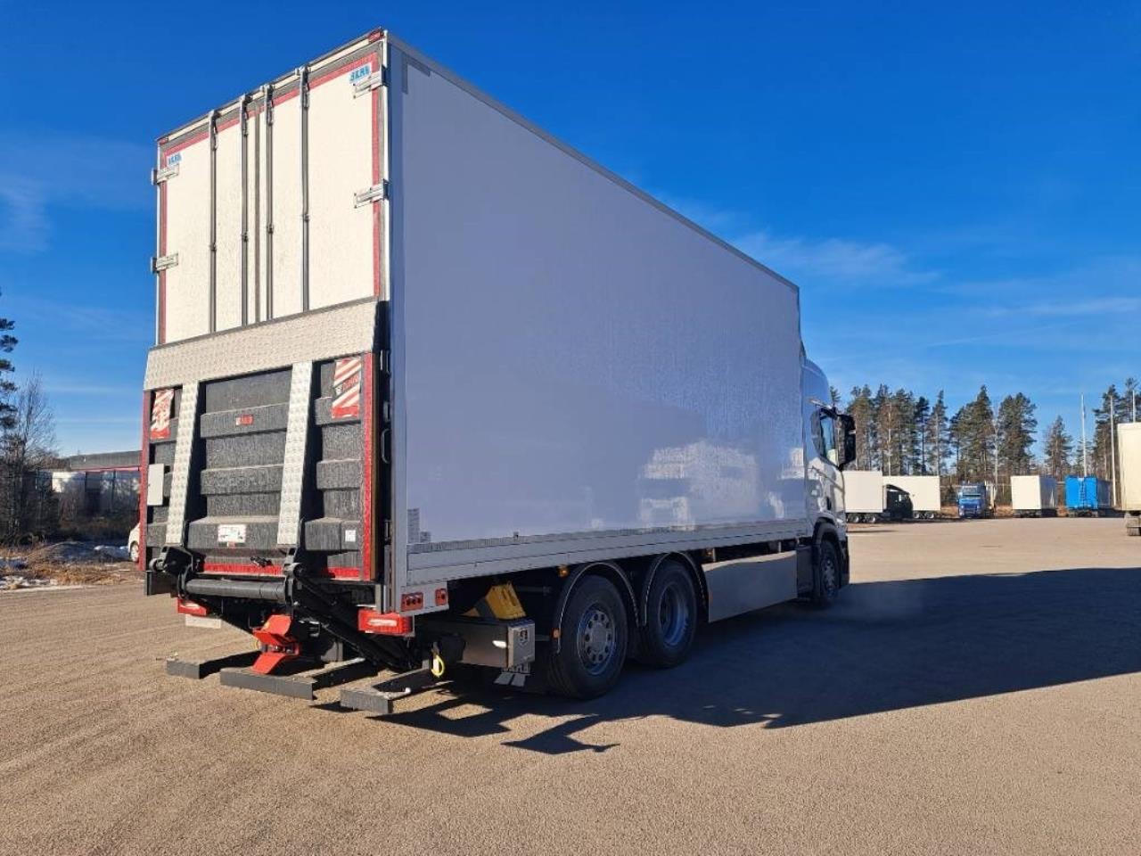 Scania R500 LB6x2*4 Fj&auml;rr / Sk&aring;p Fj&auml;rrbil med lift 2025 - Sk&aring;p