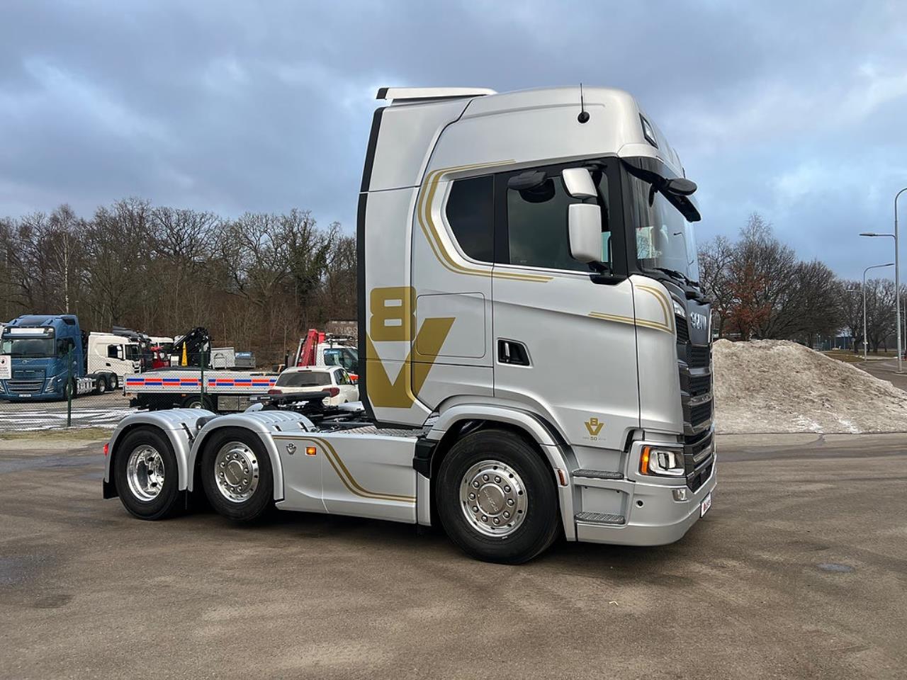 Scania 660S 6x2/4 Styrbar Pusher V8-Edition Dragbil 2026 - Dragbil