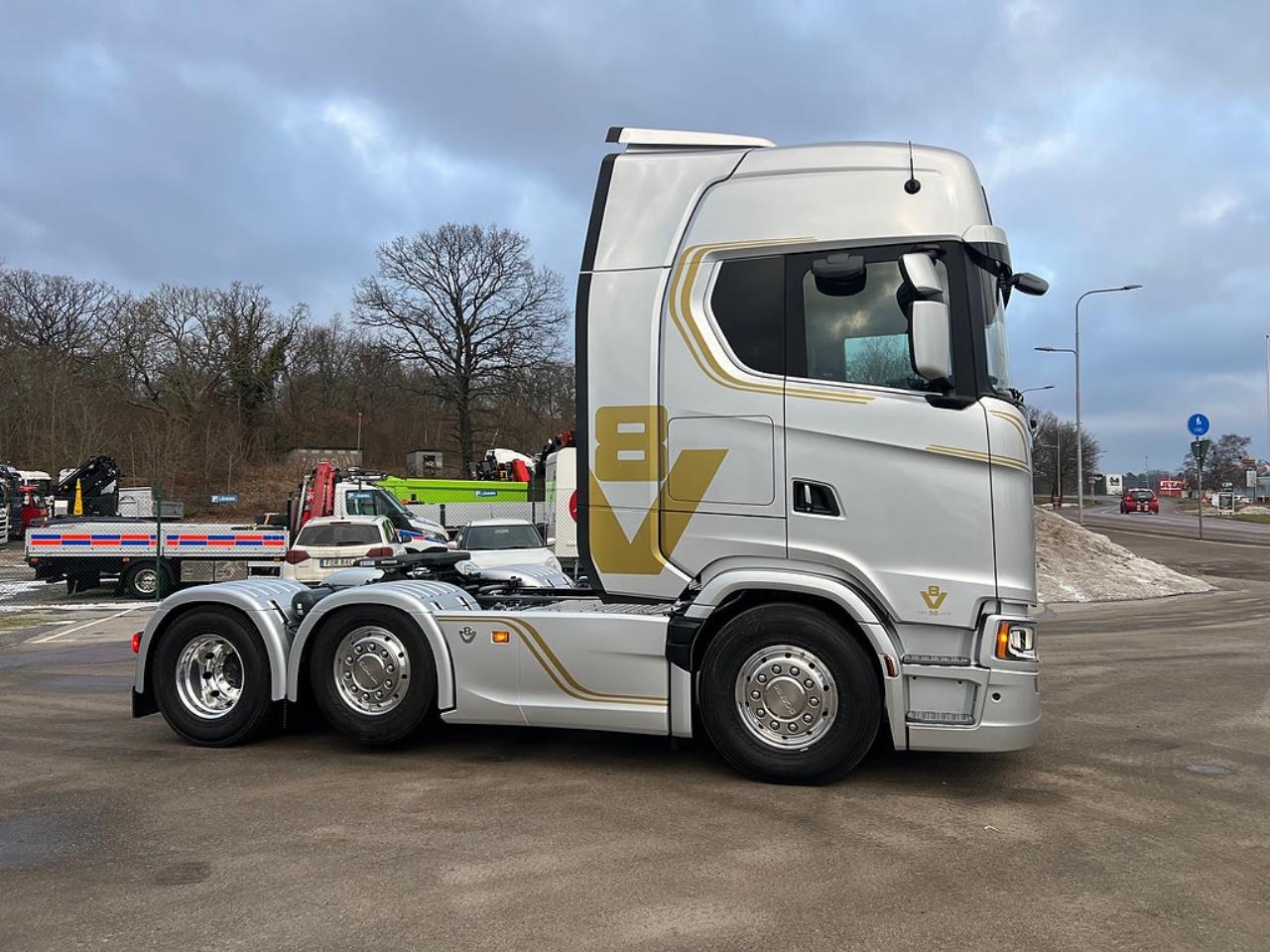 Scania 660S 6x2/4 Styrbar Pusher V8-Edition Dragbil 2026 - Dragbil