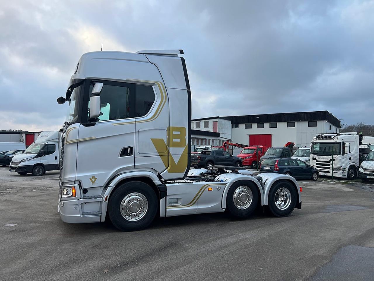 Scania 660S 6x2/4 Styrbar Pusher V8-Edition Dragbil 2026 - Dragbil