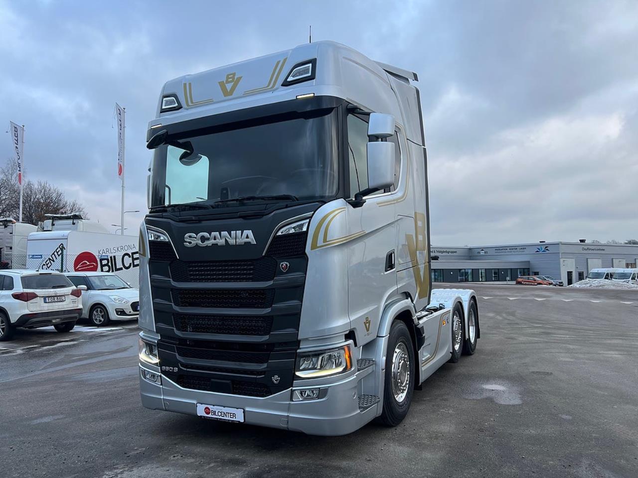 Scania 660S 6x2/4 Styrbar Pusher V8-Edition Dragbil 2026 - Dragbil