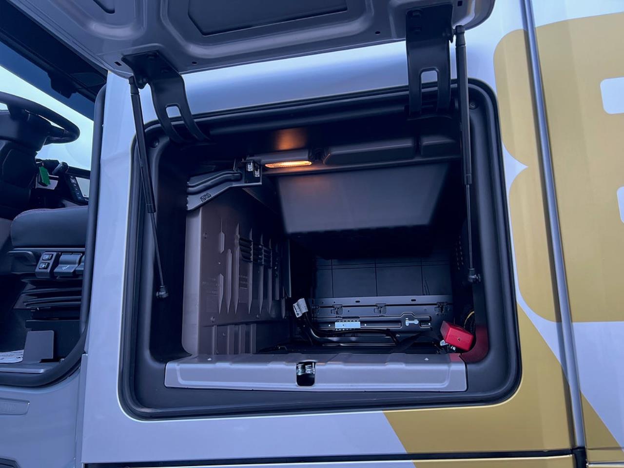 Scania 660S 6x2/4 Styrbar Pusher V8-Edition Dragbil 2026 - Dragbil