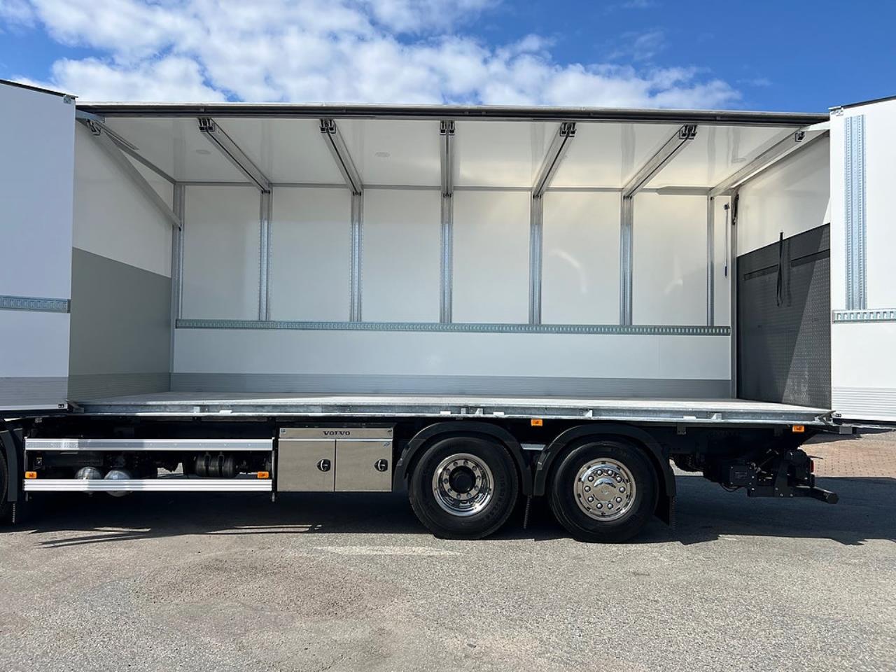 Volvo FM13 460 6x2*4 Sk&aring;pbil &Ouml;ppningsbarsida & Dubbla lastplan 2023 - Sk&aring;p