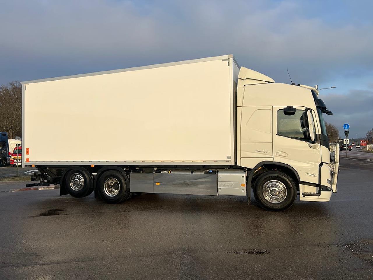 Volvo FM13 460 6x2*4 Sk&aring;pbil &Ouml;ppningsbarsida & Dubbla lastplan 2023 - Sk&aring;p