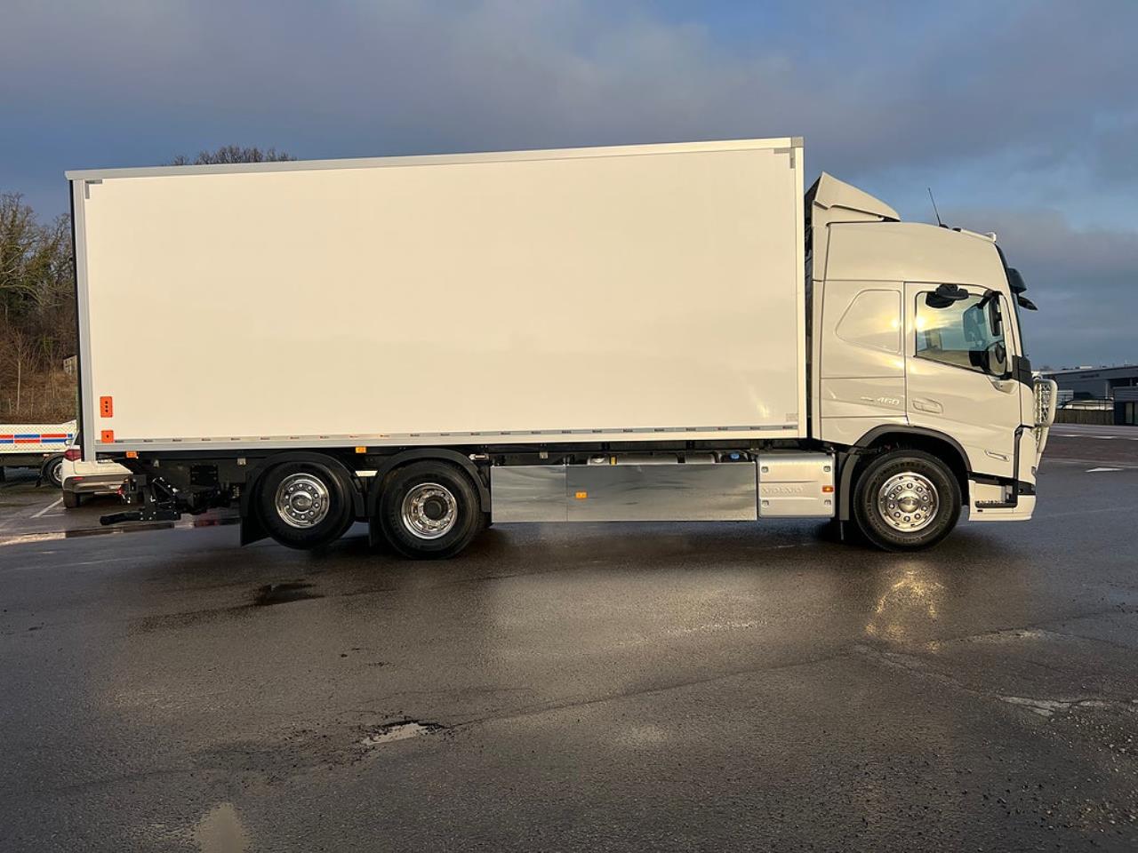 Volvo FM13 460 6x2*4 Sk&aring;pbil &Ouml;ppningsbarsida & Dubbla lastplan 2023 - Sk&aring;p