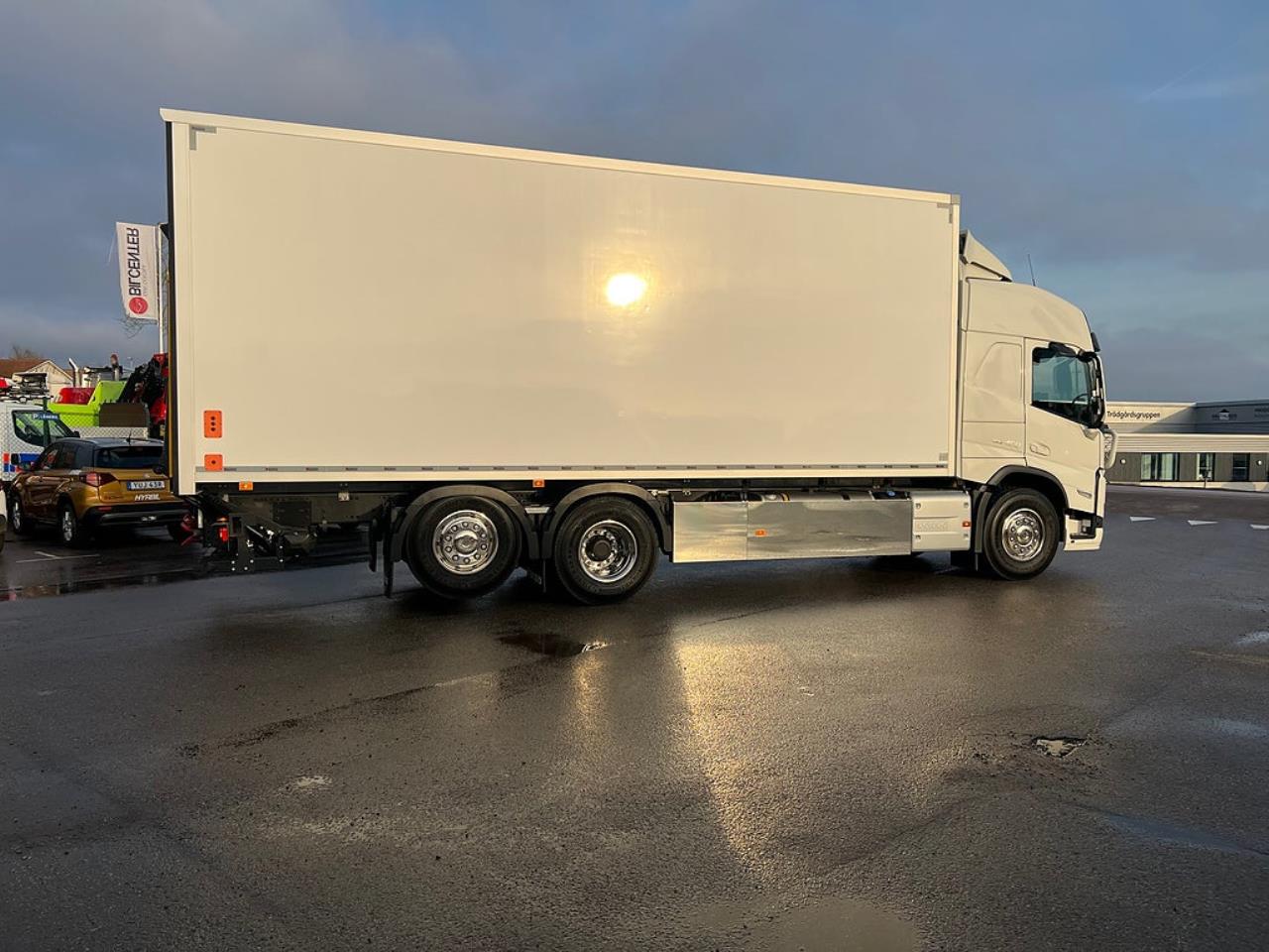 Volvo FM13 460 6x2*4 Sk&aring;pbil &Ouml;ppningsbarsida & Dubbla lastplan 2023 - Sk&aring;p