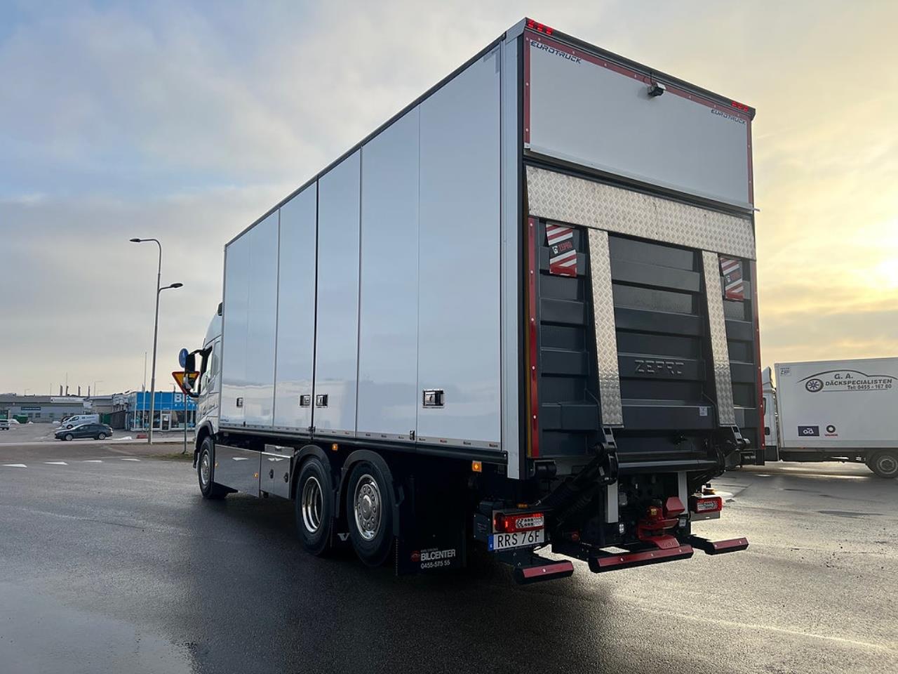 Volvo FM13 460 6x2*4 Sk&aring;pbil &Ouml;ppningsbarsida & Dubbla lastplan 2023 - Sk&aring;p