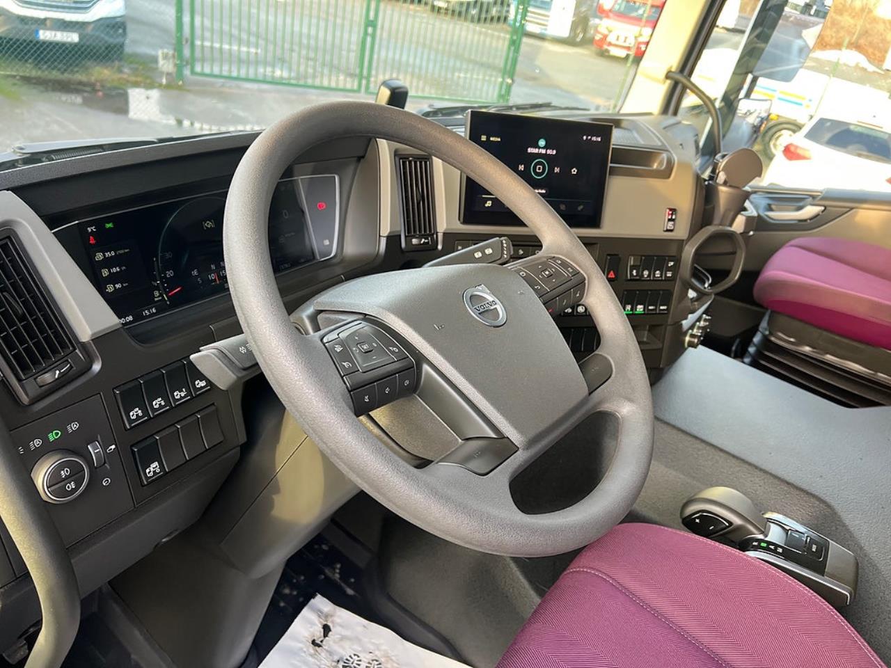 Volvo FM13 460 6x2*4 Sk&aring;pbil &Ouml;ppningsbarsida & Dubbla lastplan 2023 - Sk&aring;p