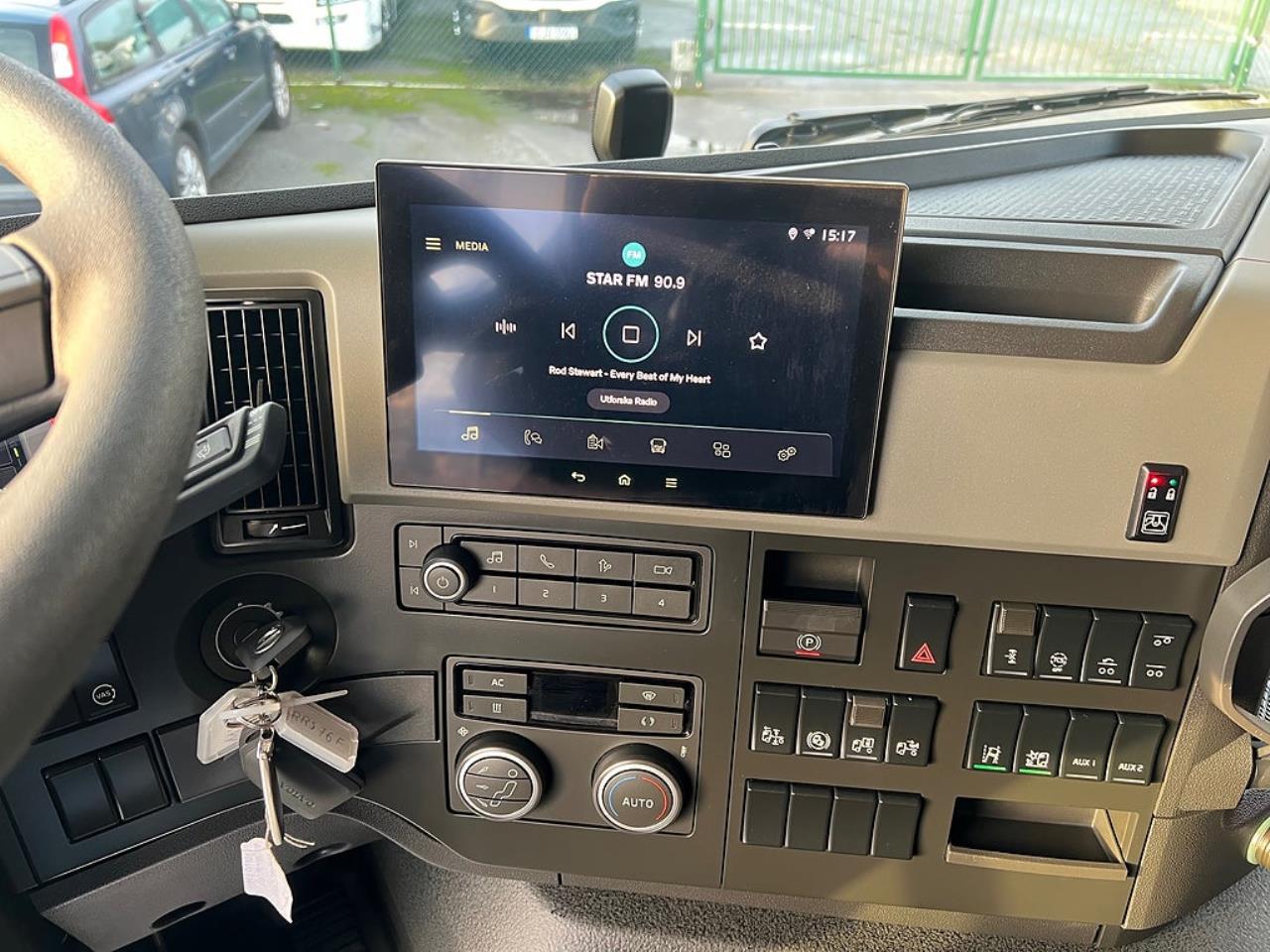 Volvo FM13 460 6x2*4 Sk&aring;pbil &Ouml;ppningsbarsida & Dubbla lastplan 2023 - Sk&aring;p