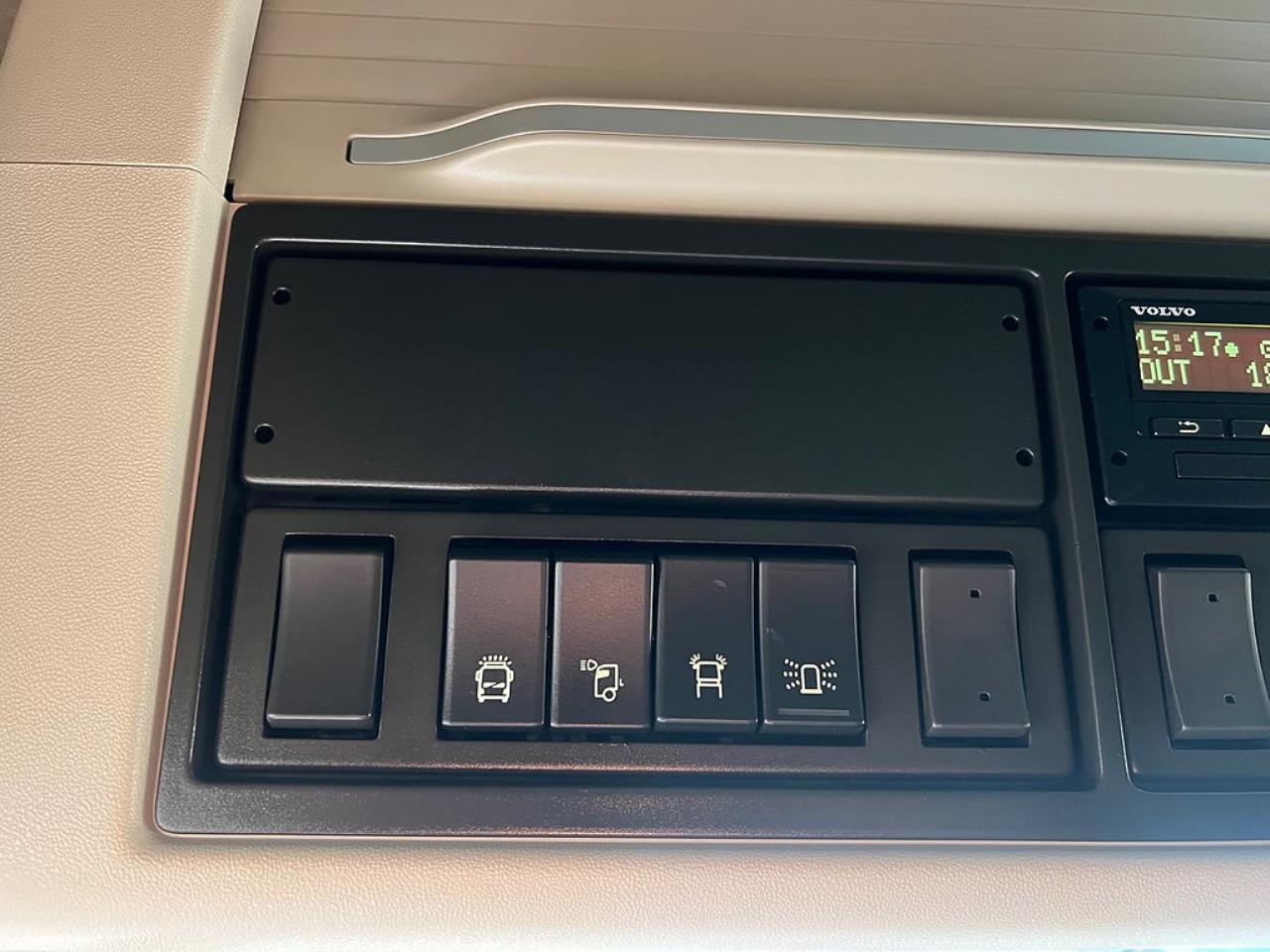 Volvo FM13 460 6x2*4 Sk&aring;pbil &Ouml;ppningsbarsida & Dubbla lastplan 2023 - Sk&aring;p