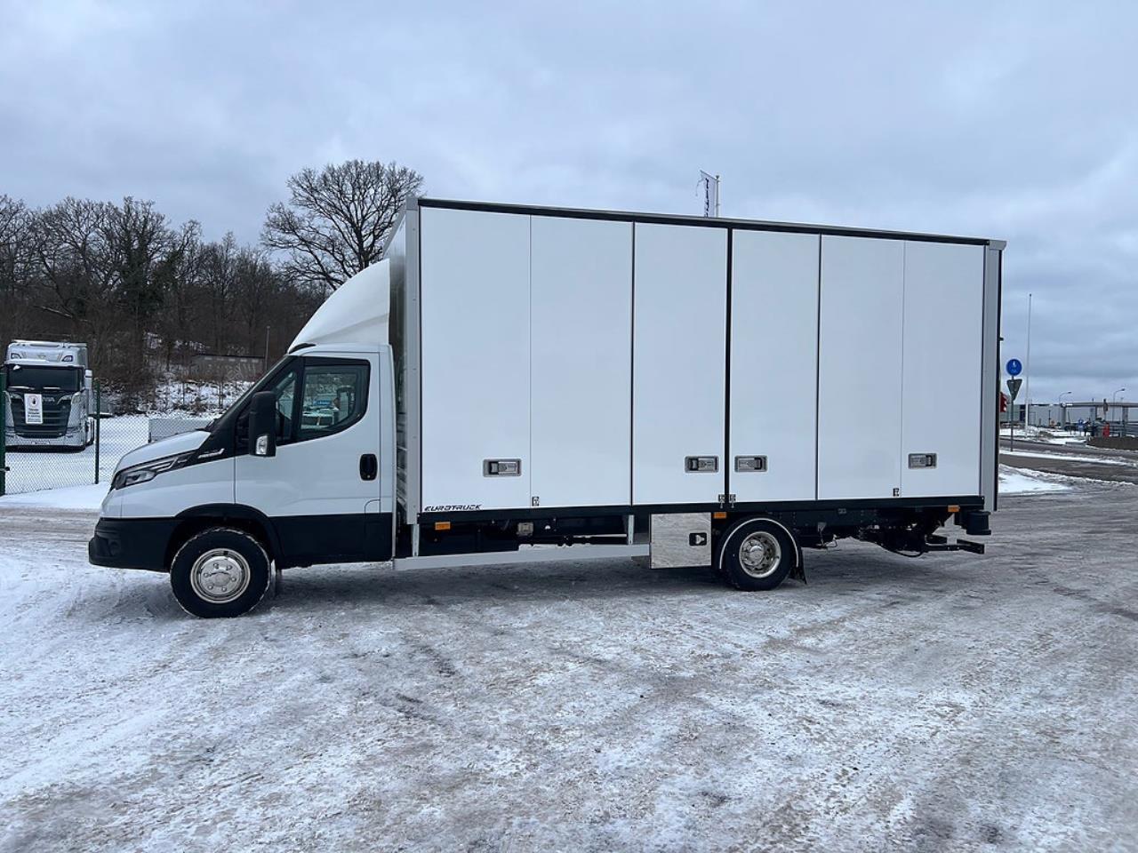 Iveco Daily 72C18 A8 Sk&aring;pbil &Ouml;ppningsbarsida Fullutrustad 2025 - &Ouml;vrigt