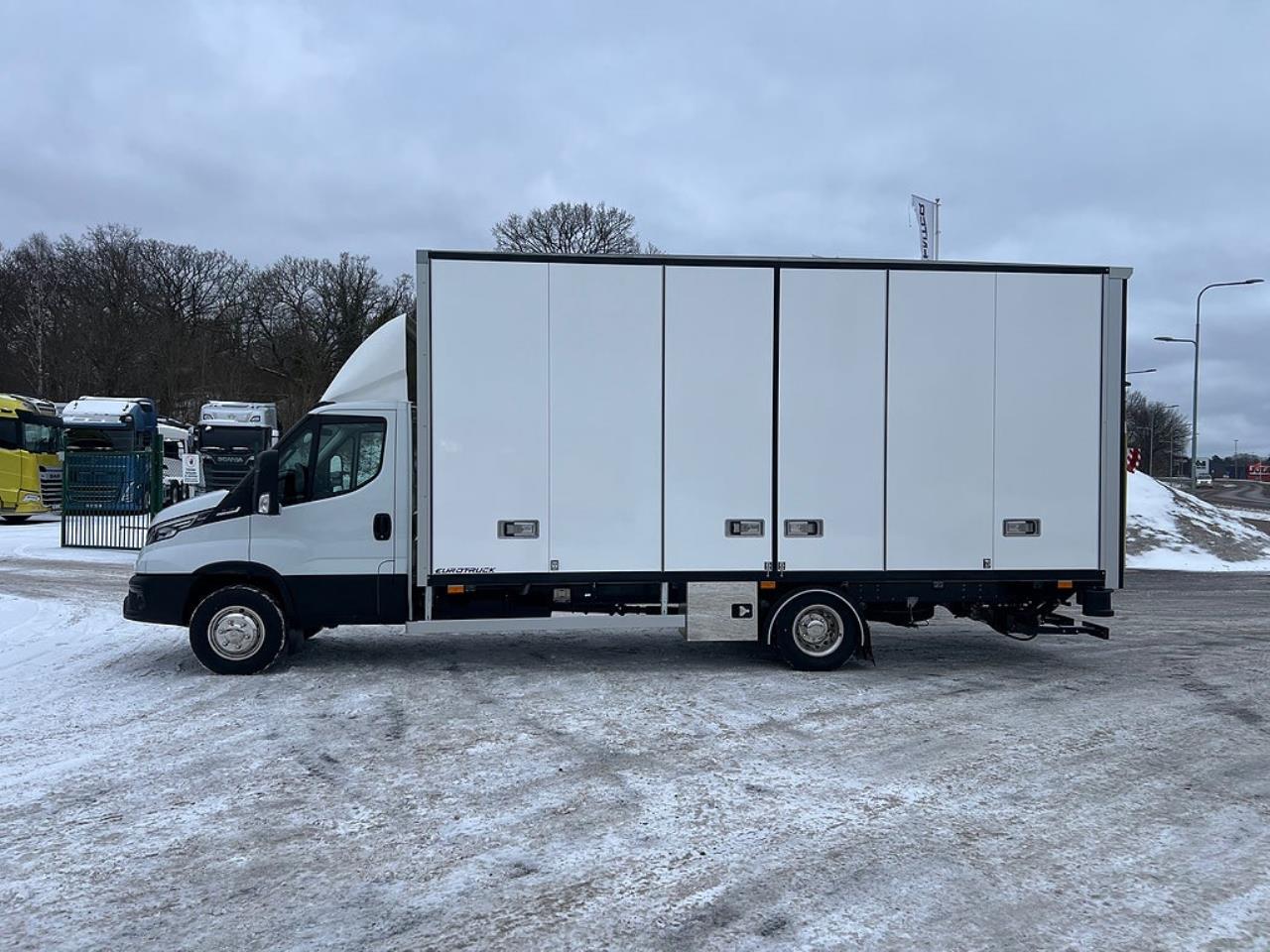 Iveco Daily 72C18 A8 Sk&aring;pbil &Ouml;ppningsbarsida Fullutrustad 2025 - &Ouml;vrigt