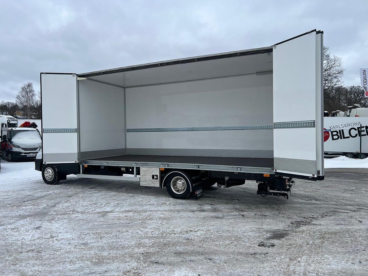 Iveco Daily 72C18 A8 Sk&aring;pbil &Ouml;ppningsbarsida Fullutrustad 2025 - &Ouml;vrigt