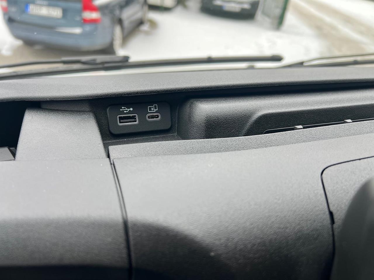 Iveco Daily 72C18 A8 Sk&aring;pbil &Ouml;ppningsbarsida Fullutrustad 2025 - &Ouml;vrigt