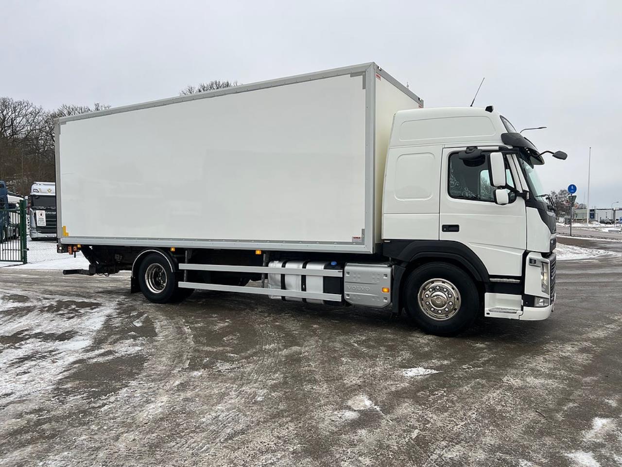 Volvo FM 330 4x2 Sk&aring;pbil, &Ouml;ppningsbarsida, Euro 6 2016 - Sk&aring;p