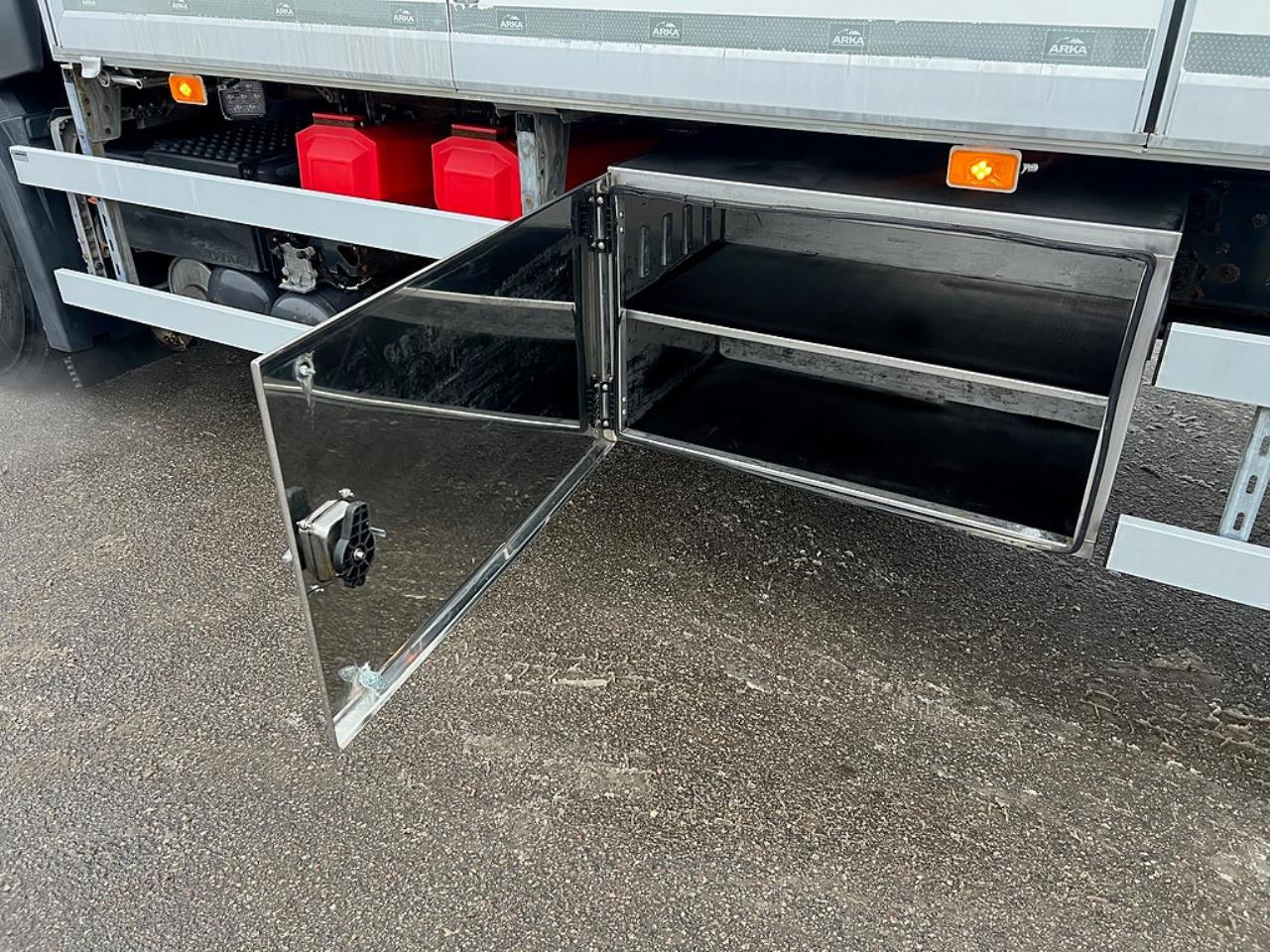 Volvo FM 330 4x2 Sk&aring;pbil, &Ouml;ppningsbarsida, Euro 6 2016 - Sk&aring;p