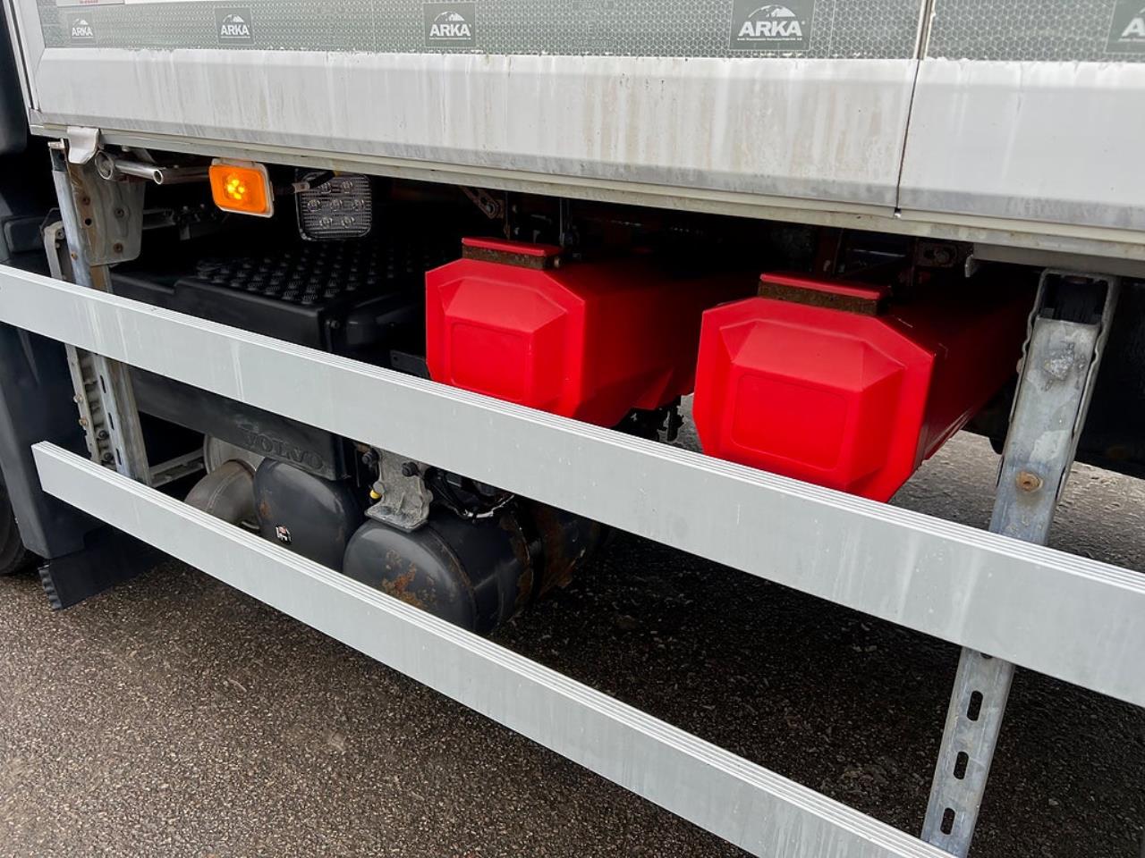 Volvo FM 330 4x2 Sk&aring;pbil, &Ouml;ppningsbarsida, Euro 6 2016 - Sk&aring;p