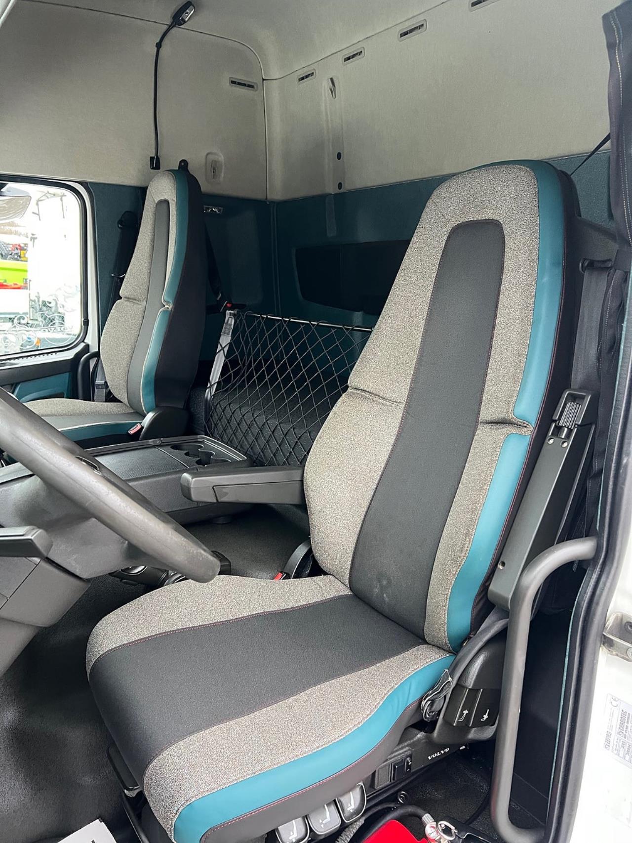 Volvo FM 330 4x2 Sk&aring;pbil, &Ouml;ppningsbarsida, Euro 6 2016 - Sk&aring;p