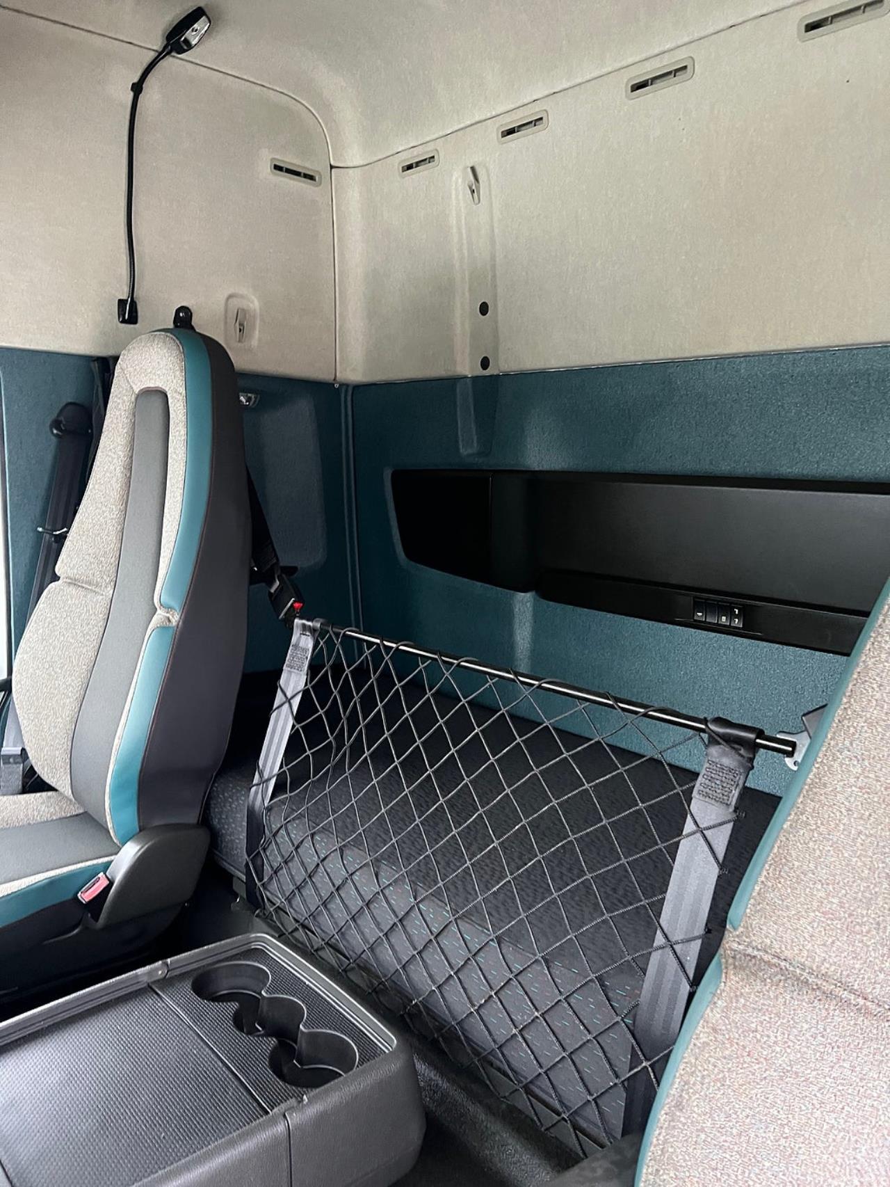 Volvo FM 330 4x2 Sk&aring;pbil, &Ouml;ppningsbarsida, Euro 6 2016 - Sk&aring;p