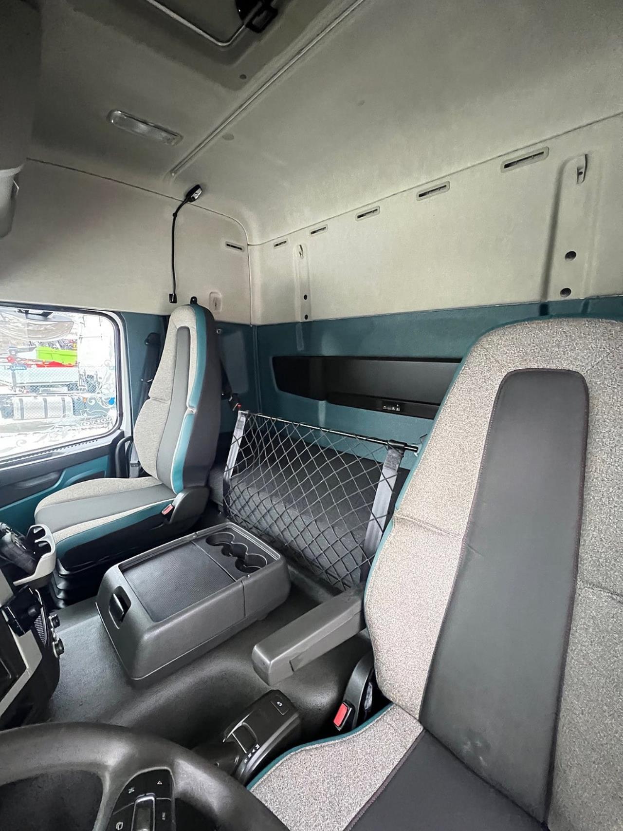 Volvo FM 330 4x2 Sk&aring;pbil, &Ouml;ppningsbarsida, Euro 6 2016 - Sk&aring;p