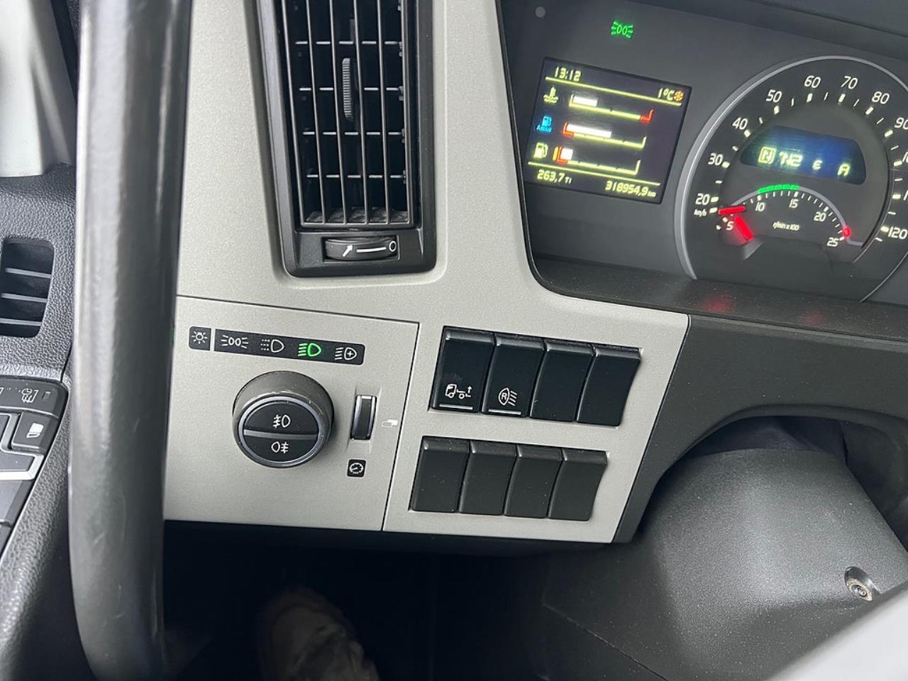 Volvo FM 330 4x2 Sk&aring;pbil, &Ouml;ppningsbarsida, Euro 6 2016 - Sk&aring;p