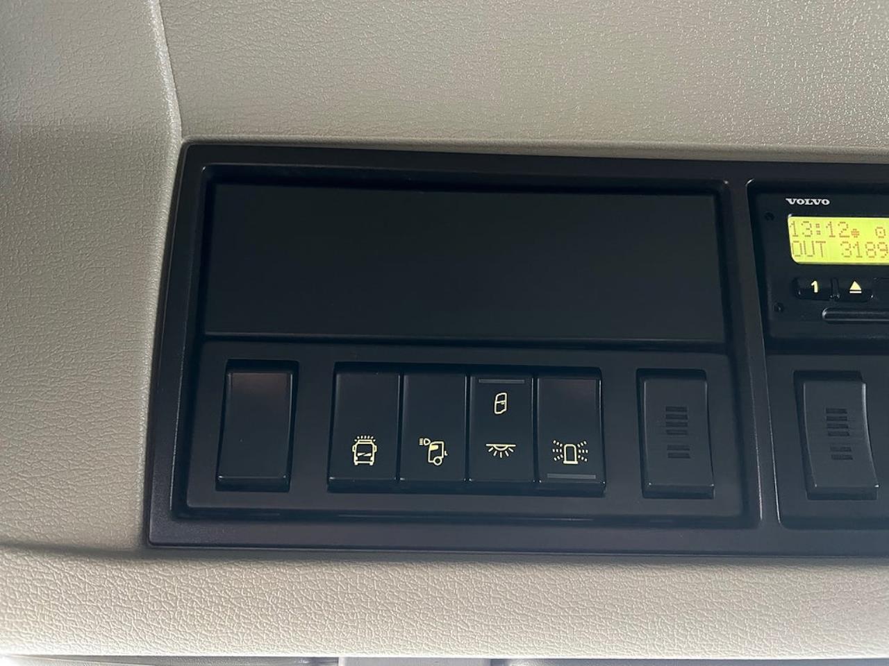 Volvo FM 330 4x2 Sk&aring;pbil, &Ouml;ppningsbarsida, Euro 6 2016 - Sk&aring;p