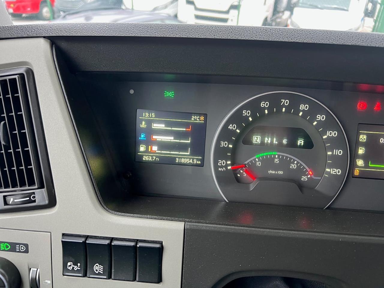 Volvo FM 330 4x2 Sk&aring;pbil, &Ouml;ppningsbarsida, Euro 6 2016 - Sk&aring;p