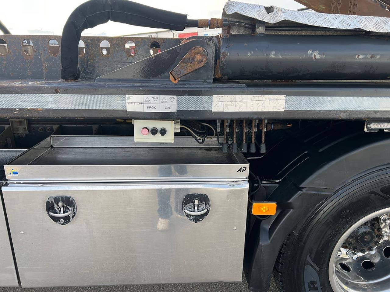 Volvo FMX 330 6x2*4 Laxo Liftdumper Euro 6 2015 - V&auml;xelflak