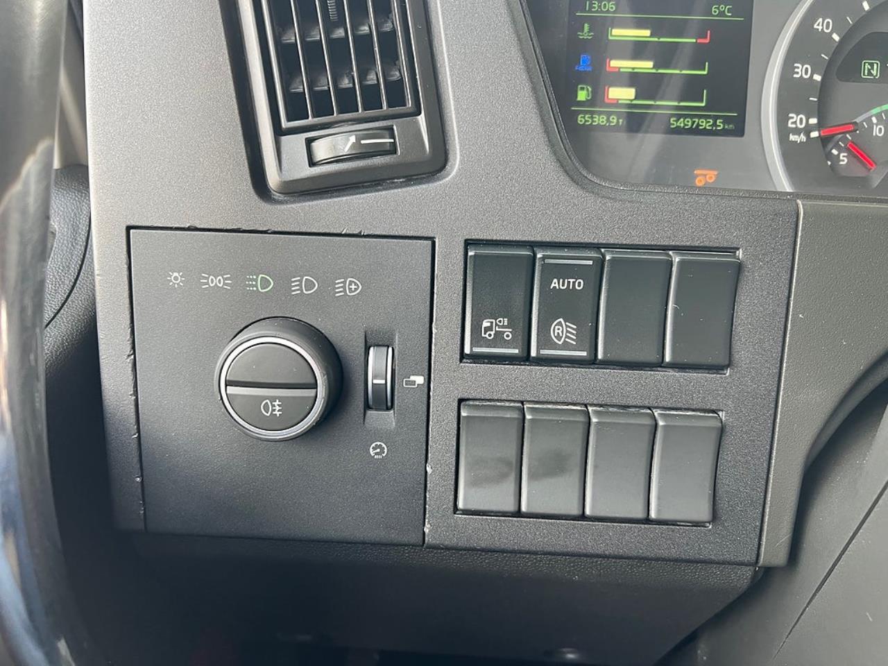 Volvo FMX 330 6x2*4 Laxo Liftdumper Euro 6 2015 - V&auml;xelflak