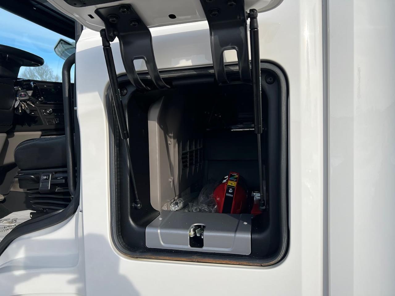 Scania P360 4x2 Kyl/Frysbil, Korridorbil, 2 Zons 2018 - &Ouml;vrigt