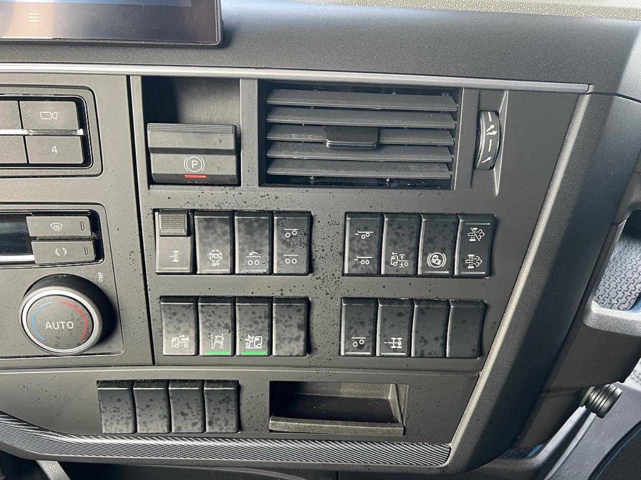 Volvo FH13 540 6x2 Containerede / L&ouml;sflaksbil, I-See 2023 - &Ouml;vrigt