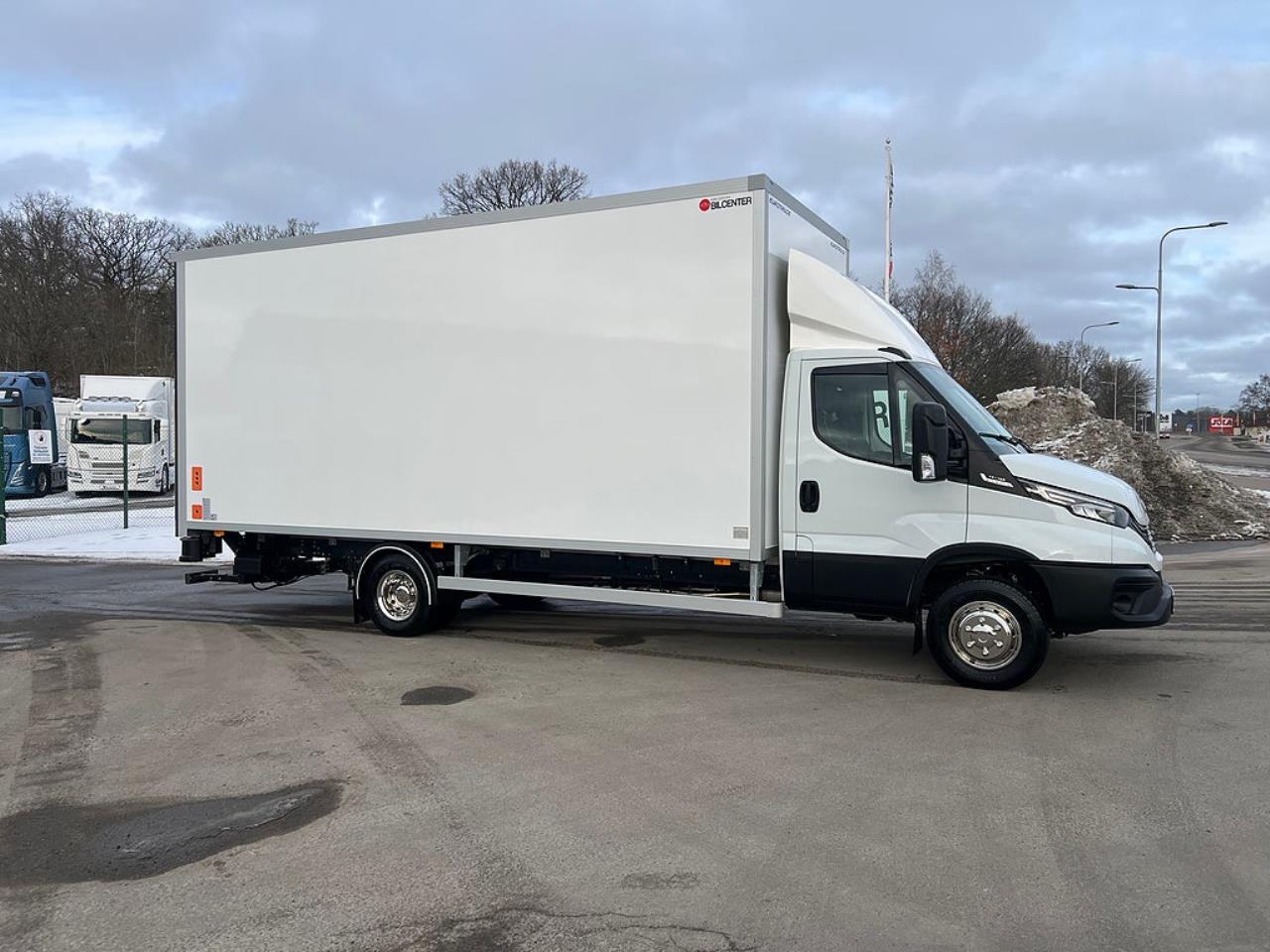 Iveco Daily 72C18 A8 Sk&aring;pbil &Ouml;ppningsbarsida Fullutrustad 2025 - Sk&aring;p