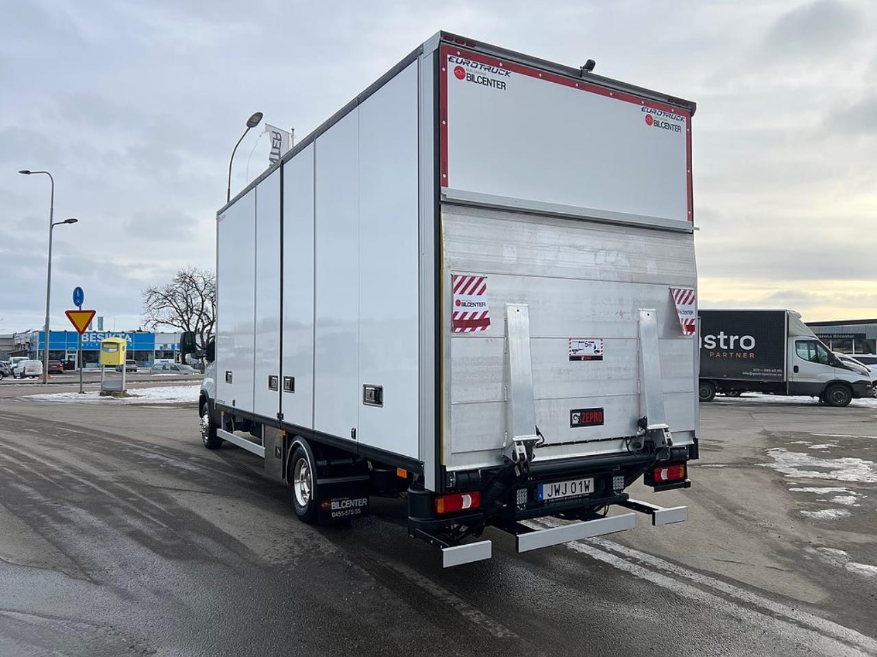 Iveco Daily 72C18 A8 Sk&aring;pbil &Ouml;ppningsbarsida Fullutrustad 2025 - Sk&aring;p